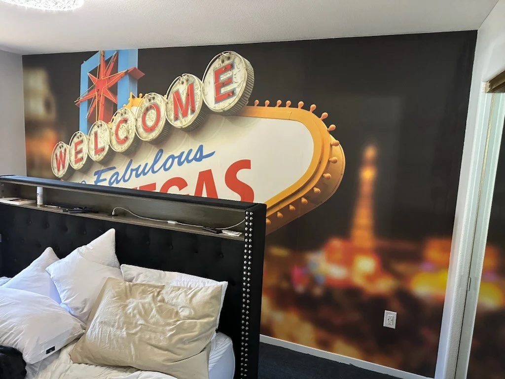 Wallpaper installation in Universal City, TX